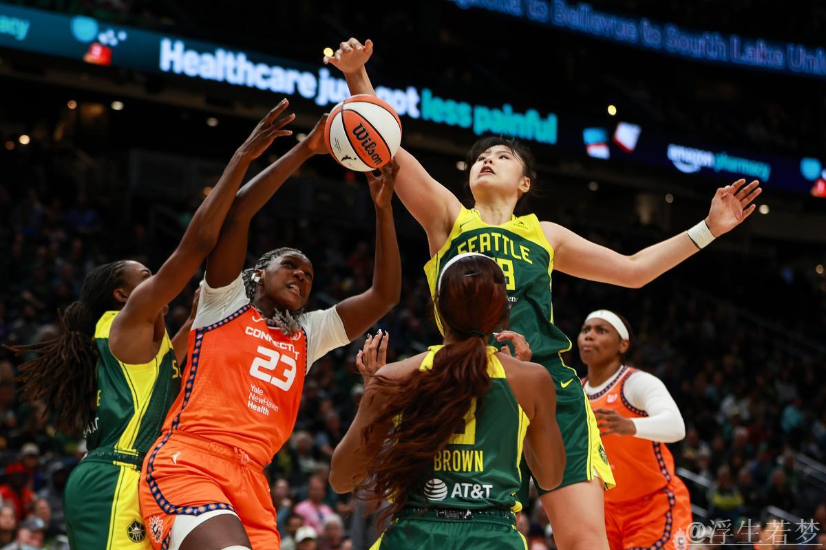 李月汝WNBA季前赛首战斩获15+10，风暴大胜水星